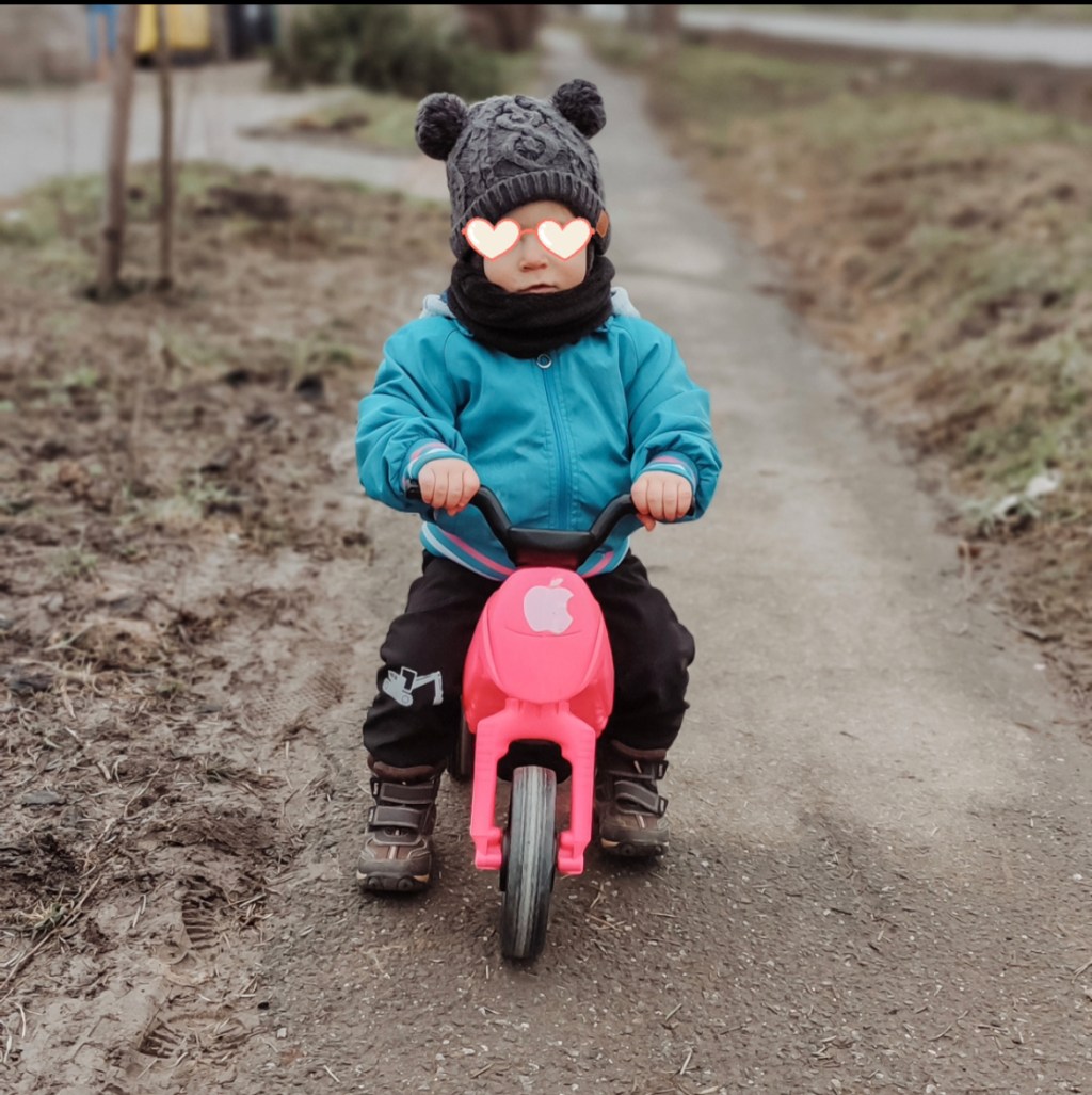 Jazda na ružovej motorke